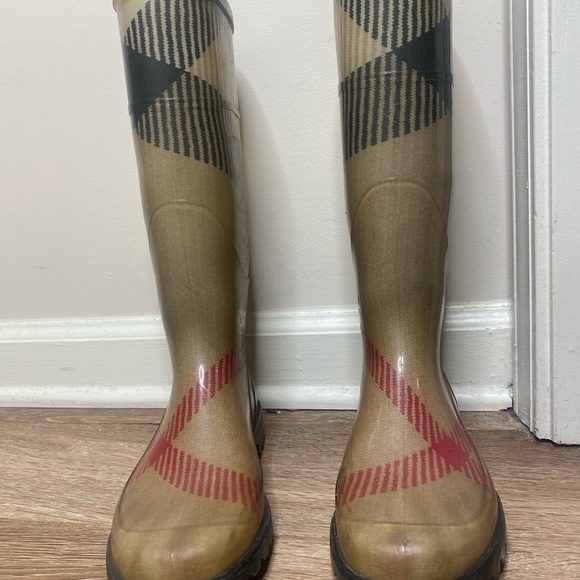 Burberry Rainboots - Picture 6 of 6
